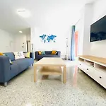 Spacious & Bright Flat Near The Beach